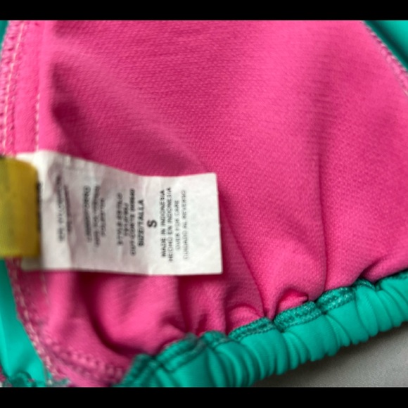 Surf side woman’s Bikini top - Picture 16 of 16